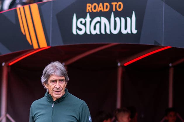 April 8, 2026, Braga, Braga, Portugal: BRAGA, PORTUGAL - APRIL 08: MANUEL PELLEGRINI head coach of Real Betis is seen during the UEFA Europa League 2025 26 Quarter-Final Leg One match between SC Braga and Real Betis Balompie at Estadio Municipal de Braga on April 08, 2026 in Braga, Portugal. Braga Portugal - ZUMAl192 20260408_zsp_l192_001 Copyright: xMiguelxLemosx