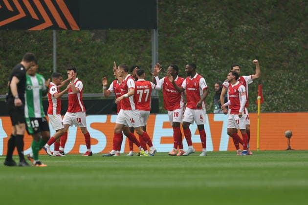 April 8, 2026, Braga, Braga, Portugal: Florian Grillitsch of Real Betis celebrates goal during UEFA Europa League 2025 26 Quarter-Final Leg One match between SC Braga and Real Betis Balompie at Estadio Municipal de Braga on April 08, 2026 in Braga, Portugal Braga Portugal - ZUMAe141 20260408_zsp_e141_005 Copyright: xLuisxEirasx