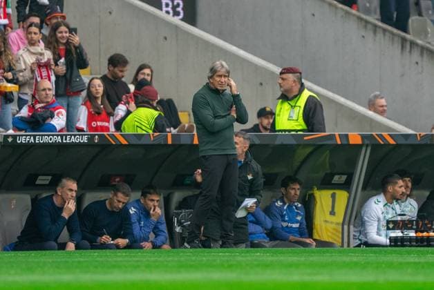 Braga v Real Betis Europa League Real Betis coach Manuel Pellegrini, during the Europa Leage match, between Braga and Real Betis played at Braga Municipal Stadium on April 8, 2026 in Braga, Portugal Braga Portugal Copyright: xAdrianxFernandezx xAgenciaxLOFx