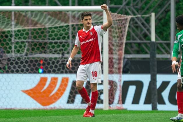 Braga v Real Betis Europa League Braga player during the Europa Leage match, between Braga and Real Betis played at Braga Municipal Stadium on April 8, 2026 in Braga, Portugal Braga Portugal Copyright: xAdrianxFernandezx xAgenciaxLOFx