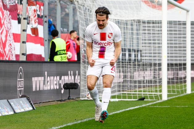 08.04.2026, xavx, Fussball 3.Liga, SV Wehen Wiesbaden - TSV Havelse v.l. Christopher Schepp (TSV Havelse) celebrate the goal, Der Torjubel zum 0:1 (DFL DFB REGULATIONS PROHIBIT ANY USE OF PHOTOGRAPHS as IMAGE SEQUENCES and or QUASI-VIDEO) Wiesbaden *** 08 04 2026, xavx, Fußball 3 Liga, SV Wehen Wiesbaden TSV Havelse v l Christopher Schepp TSV Havelse celebrate the goal, Der Torjubel zum 0 1 DFL DFB REGULATIONS PROHIBIT ANY USE OF PHOTOGRAPHS as IMAGE SEQUENCES and or QUASI VIDEO Wiesbaden
