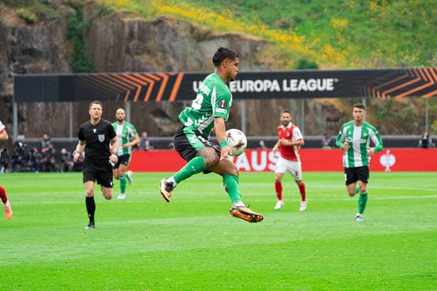 Braga v Real Betis Europa League Real Betis player Cucho Hernandez, during the Europa Leage match, between Braga and Real Betis played at Braga Municipal Stadium on April 8, 2026 in Braga, Portugal Braga Portugal Copyright: xAdrianxFernandezx xAgenciaxLOFx