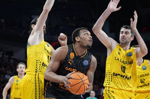 Galatasaray MCT Technic v La Laguna Tenerife - FIBA Basketball Champions League ISTANBUL, TURKIYE - APRIL 8: Galatasaray MCT Technic player Fabian White Jr. in action against Giorgi Shermadini (R) of La Laguna Tenerife during the FIBA Basketball Champions League quarter-final second leg match against La Laguna Tenerife at Sinan Erdem Sports Hall in Istanbul, Turkiye on April 8, 2026. Adem Kutucu Anadolu Istanbul Turkey. Editorial use only. Please get in touch for any other usage.  Copyright: x2026xAnadoluxAdemxKutucux