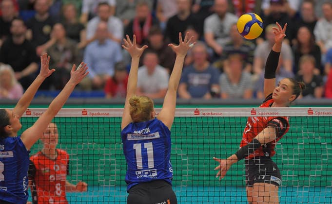 8 April 2026, Dresdens Lorena Lorber Fijok against Stuttgarts Pauline Martin, Volleyball, Bundesliga, Dresdner SC Allianz MTV Stuttgart, semi-final, c Dresden