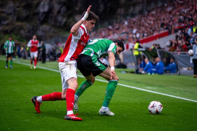 April 8, 2026, Braga, Braga, Portugal: BRAGA, PORTUGAL - APRIL 08: MARC BARTRA of Real Betis is seen on action during the UEFA Europa League 2025 26 Quarter-Final Leg One match between SC Braga and Real Betis Balompie at Estadio Municipal de Braga on April 08, 2026 in Braga, Portugal. SC Braga X Real Betis - UEFA Europa League 2025 26  - ZUMAl192 20260408_zsp_l192_027 Copyright: xMiguelxLemosx