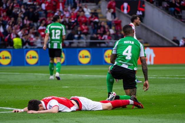 April 8, 2026, Braga, Braga, Portugal: BRAGA, PORTUGAL - APRIL 08: PAU VICTOR from SC Braga is seen reacting after a big opportunity during the UEFA Europa League 2025 26 Quarter-Final Leg One match between SC Braga and Real Betis Balompie at Estadio Municipal de Braga on April 08, 2026 in Braga, Portugal. SC Braga X Real Betis - UEFA Europa League 2025 26  - ZUMAl192 20260408_zsp_l192_046 Copyright: xMiguelxLemosx