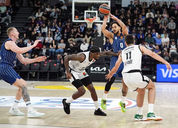 Anadolu Efes v Partizan - EuroLeague ISTANBUL, TURKIYE - APRIL 8: Shane Larkin (0) of Anadolu Efes and Aleksej Pokusevski (11) of Partizan battle for the ball during the Turkish Airlines EuroLeague Round 36 game at the Turkcell Basketball Development Center, on April 8, 2026, in Istanbul, Turkiye. Esra Bilgin Anadolu Istanbul Turkey. Editorial use only. Please get in touch for any other usage.  Copyright: x2026xAnadoluxEsraxBilginx