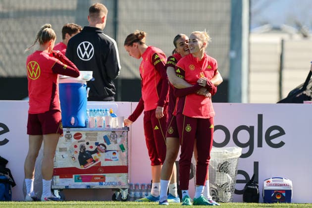 Herzogenaurach, Germany 08 April 2026 Training of the German womens national soccer team in preparation for the World Cup qualifiers in Herzogenaurach Pictured from left Giulia Gwinn Germany , Larissa Mühlhaus Muehlhaus Germany , Selina Cerci Germany and Laura Freigang Germany Copyright: HMBxMedia MadeleinexFantini
