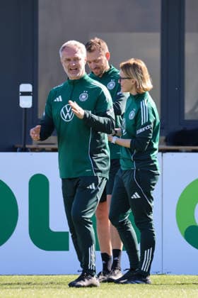 Herzogenaurach, Germany 08 April 2026 Training of the German womens national soccer team in preparation for the World Cup qualifiers in Herzogenaurach Pictured from left Copyright: HMBxMedia MadeleinexFantini