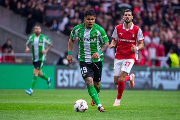 April 8, 2026, Braga, Braga, Portugal: BRAGA, PORTUGAL - APRIL 08: CUCHO HERNANDEZ of Real Betis is seen on action during the UEFA Europa League 2025 26 Quarter-Final Leg One match between SC Braga and Real Betis Balompie at Estadio Municipal de Braga on April 08, 2026 in Braga, Portugal. SC Braga X Real Betis - UEFA Europa League 2025 26  - ZUMAl192 20260408_zsp_l192_064 Copyright: xMiguelxLemosx