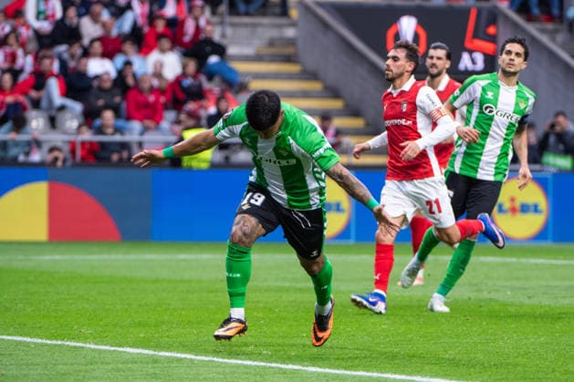 April 8, 2026, Braga, Braga, Portugal: BRAGA, PORTUGAL - APRIL 08: CUCHO HERNANDEZ of Real Betis is seen celebrating his goal during the UEFA Europa League 2025 26 Quarter-Final Leg One match between SC Braga and Real Betis Balompie at Estadio Municipal de Braga on April 08, 2026 in Braga, Portugal. SC Braga X Real Betis - UEFA Europa League 2025 26  - ZUMAl192 20260408_zsp_l192_067 Copyright: xMiguelxLemosx