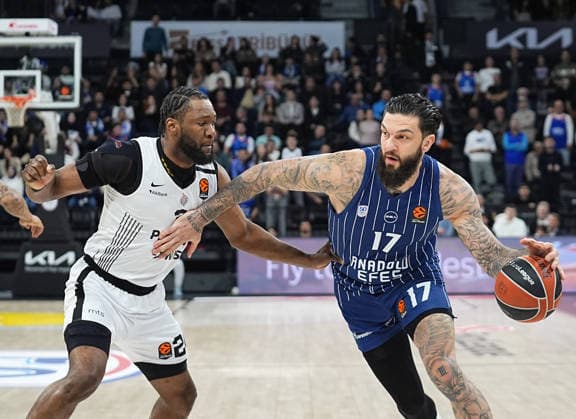 Anadolu Efes v Partizan - EuroLeague ISTANBUL, TURKIYE - APRIL 8: Vincent Poirier (17) of Anadolu Efes in action against Bruno Fernando (24) of Partizan during the Turkish Airlines EuroLeague Round 36 game at the Turkcell Basketball Development Center, on April 8, 2026, in Istanbul, Turkiye. Esra Bilgin Anadolu Istanbul Turkey. Editorial use only. Please get in touch for any other usage.  Copyright: x2026xAnadoluxEsraxBilginx