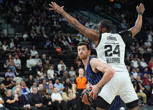 Anadolu Efes v Partizan - EuroLeague ISTANBUL, TURKIYE - APRIL 8: Ercan Osmani (24) of Anadolu Efes in action against Bruno Fernando (24) of Partizan during the Turkish Airlines EuroLeague Round 36 game at the Turkcell Basketball Development Center, on April 8, 2026, in Istanbul, Turkiye. Esra Bilgin Anadolu Istanbul Turkey. Editorial use only. Please get in touch for any other usage.  Copyright: x2026xAnadoluxEsraxBilginx