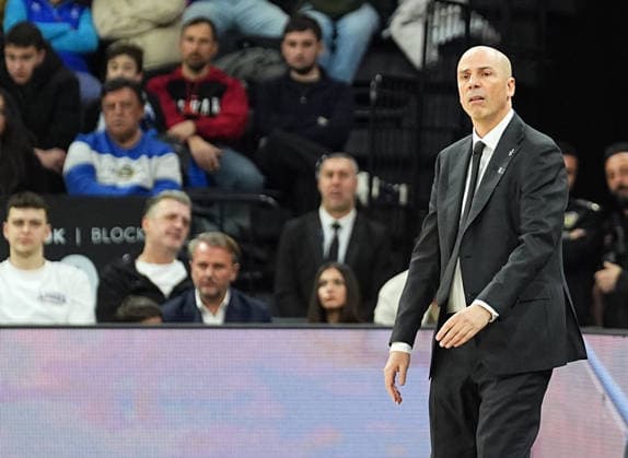 Anadolu Efes v Partizan - EuroLeague ISTANBUL, TURKIYE - APRIL 8: Head Coach of Partizan Joan Penarroya follows the Turkish Airlines EuroLeague Round 36 game at the Turkcell Basketball Development Center, on April 8, 2026, in Istanbul, Turkiye. Esra Bilgin Anadolu Istanbul Turkey. Editorial use only. Please get in touch for any other usage.  Copyright: x2026xAnadoluxEsraxBilginx