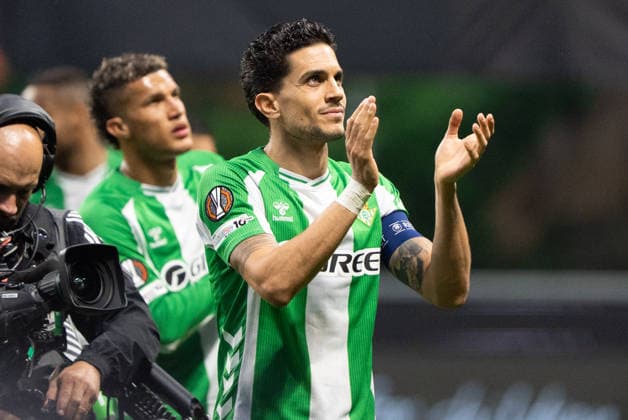 Braga v Real Betis Europa League Betis players greeting the fans, during the Europa Leage match, between Braga and Real Betis played at Braga Municipal Stadium on April 8, 2026 in Braga, Portugal Braga Portugal Copyright: xAdrianxFernandezx xAgenciaxLOFx
