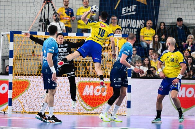 KIELCE 08.04.2026 MECZ PLAY-OFF LIGA MISTRZOW PILKA RECZNA MEZCZYZN SEZON 2025 2026 --- MENS HANDBALL EHF CHAMPIONS LEAGUE SEASON 2025 2026 MATCH: INDUSTRIA KIELCE - OTP BANK-PICK SZEGED ALEX DUJSHEBAEV FOT. MICHAL TRZPIS 400MM.PL NEWSPIX.PL --- newspix.pl 