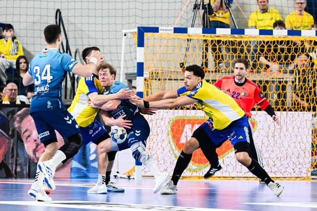 KIELCE 08.04.2026 MECZ PLAY-OFF LIGA MISTRZOW PILKA RECZNA MEZCZYZN SEZON 2025 2026 --- MENS HANDBALL EHF CHAMPIONS LEAGUE SEASON 2025 2026 MATCH: INDUSTRIA KIELCE - OTP BANK-PICK SZEGED MICHAL OLEJNICZAK JANUS DADI SMARASON THEO MONAR FOT. MICHAL TRZPIS 400MM.PL NEWSPIX.PL --- newspix.pl 