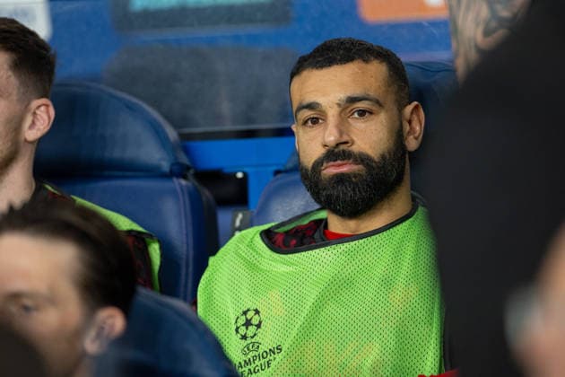 Football - UEFA Champions League - Quarter-Final - 1st Leg - Paris Saint-Germain FC v Liverpool FC PARIS, FRANCE - Wednesday, April 8, 2026: Liverpool s substitute Mohamed Salah on the bench before the UEFA Champions League Quarter-Final 1st Leg match between Paris Saint-Germain FC and Liverpool FC at the Parc des Princes. (Photo by David Rawcliffe Propaganda) PARIS Parc des Princes ÃŽLE-DE-FRANCE FRANCE  Copyright: xDavidxRawcliffex P2026-04-08-PSG_Liverpool-27