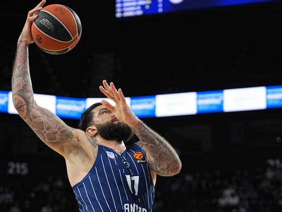 Anadolu Efes v Partizan - EuroLeague ISTANBUL, TURKIYE - APRIL 8: Vincent Poirier (17) of Anadolu Efes in action during the Turkish Airlines EuroLeague Round 36 game at the Turkcell Basketball Development Center, on April 8, 2026, in Istanbul, Turkiye. Esra Bilgin Anadolu Istanbul Turkey. Editorial use only. Please get in touch for any other usage.  Copyright: x2026xAnadoluxEsraxBilginx