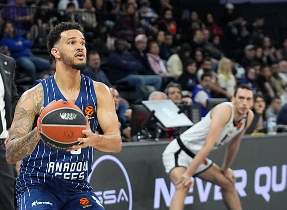 Anadolu Efes v Partizan - EuroLeague ISTANBUL, TURKIYE - APRIL 8: Nick Weiler-Babb (8) of Anadolu Efes in action during the Turkish Airlines EuroLeague Round 36 game at the Turkcell Basketball Development Center, on April 8, 2026, in Istanbul, Turkiye. Esra Bilgin Anadolu Istanbul Turkey. Editorial use only. Please get in touch for any other usage.  Copyright: x2026xAnadoluxEsraxBilginx