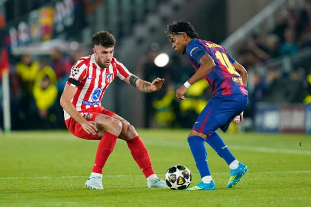 ESP: FC Barcelona, Barca - Atletico de Madrid. UEFA Champions League. Quarter-Finals, first leg. Matteo Ruggeri of Atletico de Madrid and Lamine Yamal of FC Barcelona during UEFA Champions League match, Quarter-Finals, first leg, between FC Barcelona and Atletico de Madrid played at Spotify Camp Nou Stadium on April 8, 2026 in Barcelona, Spain. kpng Copyright: xSergioxRuizx xPRESSINPHOTOx PS_260408_BAR_ATL_CH_2526_031