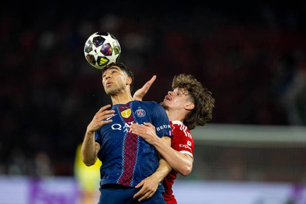 Football - UEFA Champions League - Quarter-Final - 1st Leg - Paris Saint-Germain FC v Liverpool FC PARIS, FRANCE - Wednesday, April 8, 2026: Liverpool s Milos Kerkez challenges for a header with Paris Saint-Germain s Achraf Hakimi (L) during the UEFA Champions League Quarter-Final 1st Leg match between Paris Saint-Germain FC and Liverpool FC at the Parc des Princes. (Photo by David Rawcliffe Propaganda) PARIS Parc des Princes ÃŽLE-DE-FRANCE FRANCE  Copyright: xDavidxRawcliffex P2026-04-08-PSG_Liverpool-56
