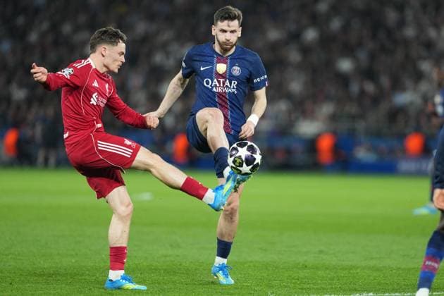 Khvicha Kvaratskhelia of PSG and Florian Wirtz of Liverpool Paris Saint-Germain v Liverpool, UEFA Champions League, Quarter Final, First Leg, Football, Parc des Princes, Paris, France - 08 Apr 2026Paris Parc des Princes France EDITORIAL USE ONLY No use with unauthorised audio, video, data, fixture lists, club league logos or live services. Online in-match use limited to 120 images, no video emulation. No use in betting, games or single club league player publications.  Copyright: xDavexWinter Shutterstockx 16811861bn