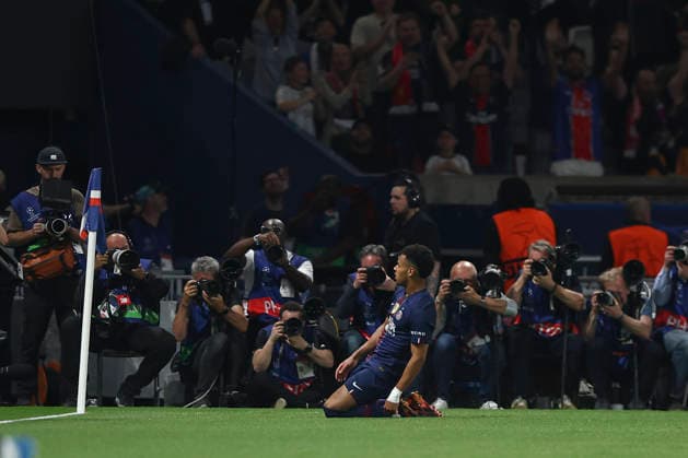 Paris Saint-Germain v Liverpool, UEFA Champions League Paris Saint-Germain midfielder DÃ sirÃ DouÃ (14) scores a GOAL 1-0 and celebrates during the Paris Saint-Germain v Liverpool UEFA Champions League Quarter-Final, 1st Leg match at Parc de Princes, Paris, France on 8 April 2026 Credit: Ian Stephen Every Second Media Editorial use only. All images are copyright Every Second Media Limited. No images may be reproduced without prior permission. Copyright: xIMAGO EveryxSecondxMediax ESM-1895-0053 IanxStephenx xEveryxSecondxMediax