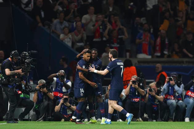 Paris Saint-Germain v Liverpool, UEFA Champions League Paris Saint-Germain midfielder DÃ sirÃ DouÃ (14) scores a GOAL 1-0 and celebrates during the Paris Saint-Germain v Liverpool UEFA Champions League Quarter-Final, 1st Leg match at Parc de Princes, Paris, France on 8 April 2026 Credit: Ian Stephen Every Second Media Editorial use only. All images are copyright Every Second Media Limited. No images may be reproduced without prior permission. Copyright: xIMAGO EveryxSecondxMediax ESM-1895-0055 IanxStephenx xEveryxSecondxMediax