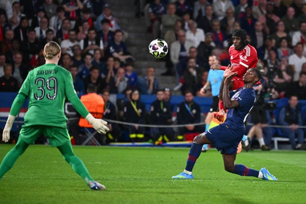FOOTBALL : PSG vs Liverpool - Ligue des Champions - 08 04 2026 Jeremie Frimpong of Liverpool and TAVARES Nuno MENDES of Paris Saint Germain during the UEFA Champions League match between Paris Saint Germain and Liverpool FC at Parc Des Princes on April 08 , 2026 in Paris, France. ( Photo by Federico Pestellini PsnewZ ) ParisFrance  Copyright: xFedericoxPestellinix
