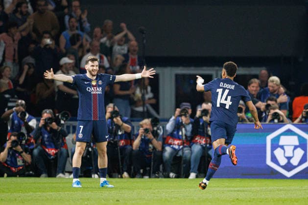 Khvicha Kvaratskhelia and Desire Doue seen celebrating after scoring goal during UEFA Champions League quarterfinal game between teams of Paris Saint-Germain Football Club and Liverpool FC (Maciej Rogowski Ball Raw Images PT) Paris Parc des Princes France Copyright: xMaciejxRogowskix maciejrogowski_psg_liverpool_2526-1