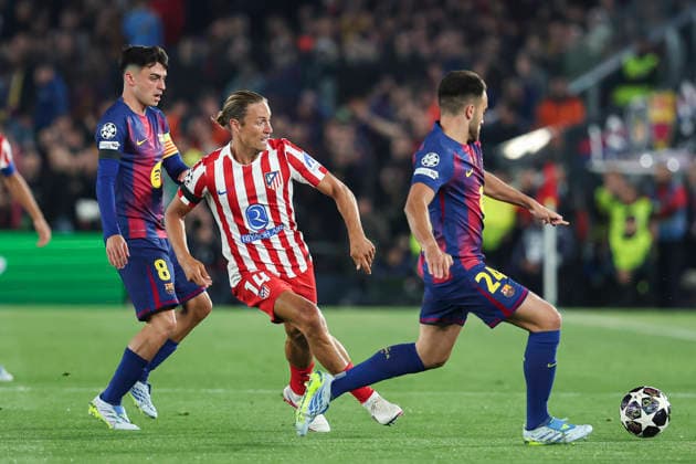 April 8, 2026, Barcelona, Barcelona, SPAIN: Pedri of FC Barcelona, Barca and Marcos Llorente of Atletico de Madrid in action during the UEFA Champions League 2025 26 Quarter-finals First Leg, football match played between FC Barcelona and Atletico de Madrid at Spotify Camp Nou stadium on April 08, 2026 in Barcelona, Spain. FC Barcelona V Atletico De Madrid - UEFA Champions League 2025 26 Quarter-Finals First Leg  - ZUMAa181 20260408_zaa_a181_220 Copyright: xIrinaxR.xHipolitox