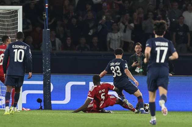 UEFA Champions League Quarter Finals Paris Saint-Germain v Liverpool Ibrahima Konate of Liverpool slide tackles Warren Zaire-Emery of Paris Saint-Germain Referee Jose Maria Sanchez gives a penalty however after checking VAR he reverses the foul to no foul during the UEFA Champions League Quarter Finals match Paris Saint-Germain vs Liverpool at Parc des Princes, Paris, France on 08 April 2026 (Photo by Alfie Cosgrove News Images) Paris Parc des Princes Paris France Copyright: xAlfiexCosgrove NewsxImagesx