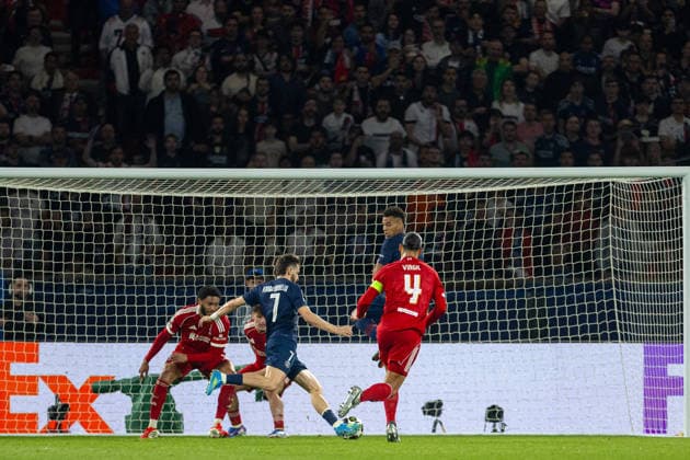 Football - UEFA Champions League - Quarter-Final - 1st Leg - Paris Saint-Germain FC v Liverpool FC PARIS, FRANCE - Wednesday, April 8, 2026: Paris Saint-Germain s Khvicha Kvaratskhelia scores the second goal during the UEFA Champions League Quarter-Final 1st Leg match between Paris Saint-Germain FC and Liverpool FC at the Parc des Princes. (Photo by David Rawcliffe Propaganda) PARIS Parc des Princes ÃŽLE-DE-FRANCE FRANCE  Copyright: xDavidxRawcliffex P2026-04-08-PSG_Liverpool-102