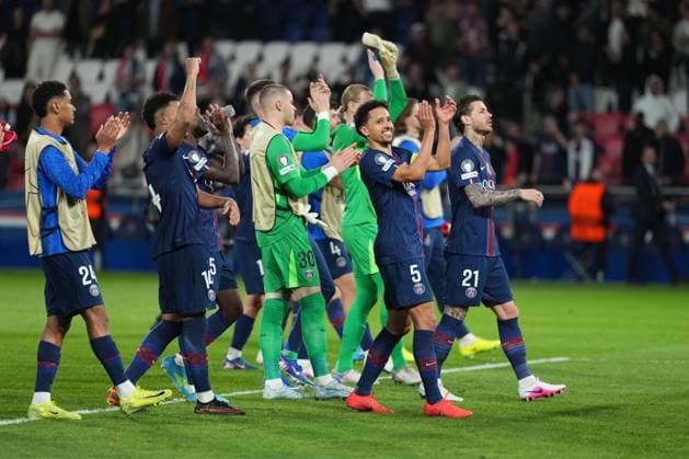 Marquinhos and PSG celebrate their 2-0 win over Liverpool Paris Saint-Germain v Liverpool, UEFA Champions League, Quarter Final, First Leg, Football, Parc des Princes, Paris, France - 08 Apr 2026Paris Parc des Princes France EDITORIAL USE ONLY No use with unauthorised audio, video, data, fixture lists, club league logos or live services. Online in-match use limited to 120 images, no video emulation. No use in betting, games or single club league player publications. Copyright: xDavexWinter Shutterstockx 16811861eb