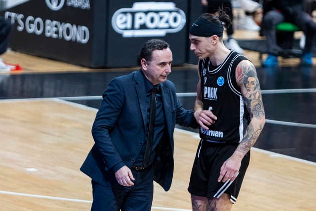 UCAM Murcia CB vs PAOK BC, FIBA ‹‹Europe Cup Pantelis Boutskos, head coach, Greek, of PAOK BC,Antonis Koniaris, point guard, Greek, of PAOK BC, during the game, UCAM Murcia CB vs PAOK BC, FIBA ‹‹Europe Cup, Semifinals, second leg, Murcia Sports Palace, Region of Murcia, Spain, 08 April 2026. Murcia Palace Region of Murcia Spain Copyright: xPascuxMendezx