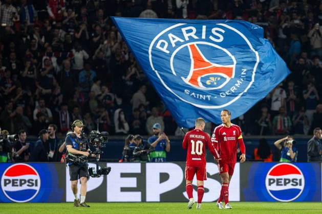 Football - UEFA Champions League - Quarter-Final - 1st Leg - Paris Saint-Germain FC v Liverpool FC PARIS, FRANCE - Wednesday, April 8, 2026: Liverpool s Alexis Mac Allister and captain Virgil van Dijk after the UEFA Champions League Quarter-Final 1st Leg match between Paris Saint-Germain FC and Liverpool FC at the Parc des Princes. The game ended 2-0. (Photo by David Rawcliffe Propaganda) PARIS Parc des Princes ÃŽLE-DE-FRANCE FRANCE  Copyright: xDavidxRawcliffex P2026-04-08-PSG_Liverpool-131