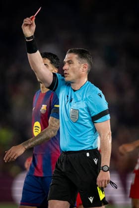 The referee shows the red card to Pau Cubarsi FC Barcelona during a UEFA Champions League match between FC Barcelona and Atletico de Madrid at Spotify Camp Nou in Barcelona, , Spain, on April 08 2026 Photo by Felipe Mondino Copyright: x@FELIPExMONDINOx