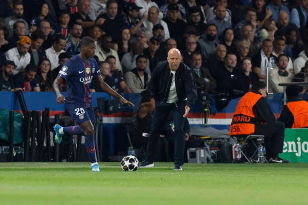 April 8, 2026, Paris, Paris, France: Arne SLOT head coach of LIVERPOOL FC in action during theUEFA Champions League match between Paris Saint Germain and Liverpoll FC at Parc des Princes Stadium - on April 08 2026 Paris - France Paris France - ZUMAb253 20260408_zsp_b253_020 Copyright: xLoicxBaratouxx