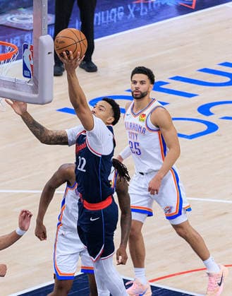 April 8, 2026, Inglewood, California, USA: Jordan Miller 22 of the Los Angeles Clippers puts up a layup during a 2026 NBA, Basketball Herren, USA regular season game against the Oklahoma City Thunder on Wednesday April 8, 2026 at Intuit Dome Arena in Inglewood, California. JAVIER ROJAS PI Inglewood USA - ZUMAp124 20260408_zaa_p124_015 Copyright: xJavierxRojasx