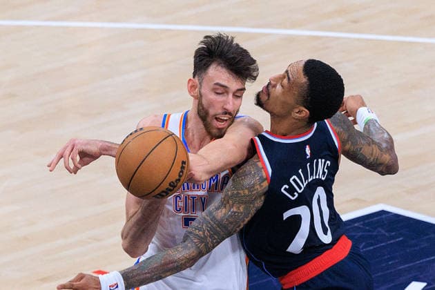 April 8, 2026, Inglewood, California, USA: John Collins 20 of the Los Angeles Clippers blocks a pass by Chet Holmgren 7 of the Oklahoma City Thunder during a 2026 NBA, Basketball Herren, USA regular season game on Wednesday April 8, 2026 at Intuit Dome Arena in Inglewood, California. JAVIER ROJAS PI Inglewood USA - ZUMAp124 20260408_zaa_p124_021 Copyright: xJavierxRojasx