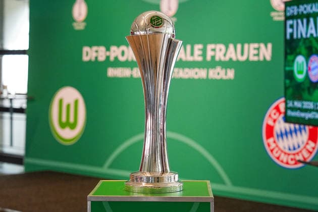 09 04 2026, xydrx, Football, DFB Cup, Women, Finalists Talk and Cup Handover, Season 2025 2026, Rhein Energie Stadium Trophy of the DFB Cup Women DFB regulations prohibit any use of photographs as image sequences and or quasi video Copyright: HMBxMedia YannisxDreimann