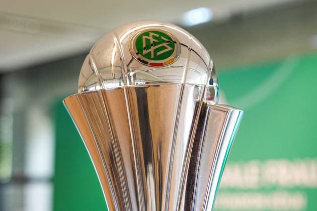 09 04 2026, xydrx, Football, DFB Cup, Women, Finalists Talk and Cup Handover, Season 2025 2026, Rhein Energie Stadium Close-up of the Womens DFB Cup trophy DFB regulations prohibit any use of photographs as image sequences and or quasi video Copyright: HMBxMedia YannisxDreimann