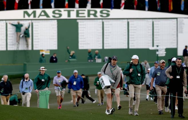 Golf 2026 Masters Tournament - Round 1 Patrons are allowed on to the course for the ceremonial first tee before the start of Round 1 of the 2026 Masters tournament in August, Georgia, USA, 09 April 2026. Augusta United States  Copyright: xERIKxS.xLESSERx