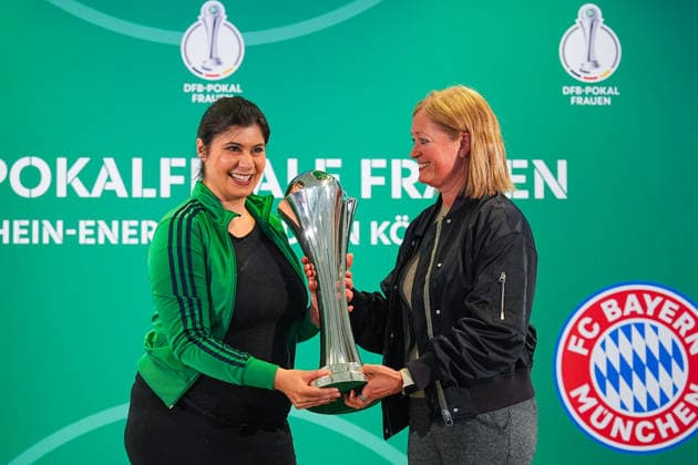 09 04 2026, xydrx, Football, DFB Cup, Women, Finalists Talk and Cup Handover, Season 2025 2026, Rhein Energie Stadium Derya Karadag Mayor of Cologne receives the Womens DFB Cup trophy from Renate Lingor DFB representative DFB regulations prohibit any use of photographs as image sequences and or quasi video Copyright: HMBxMedia YannisxDreimann