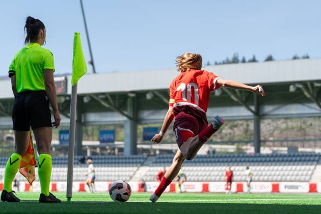 Biel Bienne, Switzerland - April 09:Giorgia Bianchi taking a corner during the WU19 Euro qualifiers match between Wales WU19 and Switzerland WU19 At Tissot Arena on April 09, 2026 in Biel Bienne, Switzerland Copyright: xBlendixSmajlix-xSPPx Sportspressphoto_SPR126975