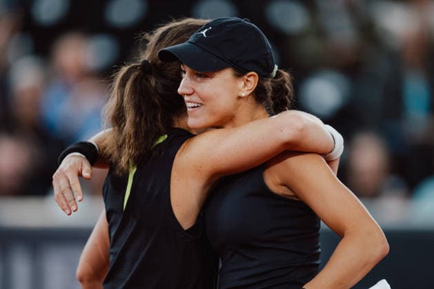 TENNIS - WTA, Tennis Damen Upper Austria Ladies Linz LINZ,AUSTRIA,09.APR.26 - TENNIS - WTA Tour, Upper Austria Ladies Linz. Image shows the rejoicing of Quinn Gleason (USA) and Ulrikke Eikeri (NOR).  GEPAxpictures xAlexanderxSolc