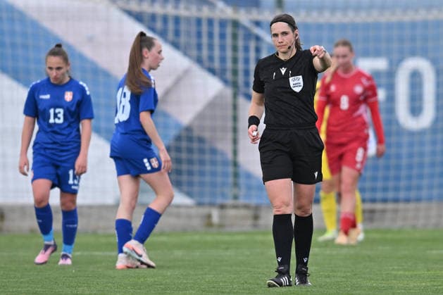 SERBIA WU19 vs DENMARK WU19 Caroline Lanssens referee from Belgium football WU19 Serbia vs Denmark WU19 European qualification match sports center FSS, Stara Pazova 09.04.2026 Foto: FOOTBALL, SERBIA WU19, DENMARK U19, WOMEN, EUROPEAN QUALIFIERS Stara Pazova Sports center Stara Pazova Serbia Copyright: xMarkoxMetlas xMNxPressx