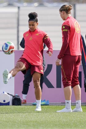 09 04 2026, xgrfx, Football DFB Media Dates, German Womens National Team Training v l Shekiera Martinez German Womens National Team DFL DFB REGULATIONS PROHIBIT ANY USE OF PHOTOGRAPHS as IMAGE SEQUENCES and or QUASI VIDEO Herzogenaurach