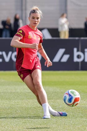 09 04 2026, xgrfx, Football DFB Media Dates, German Womens National Team Training v l Selina Cerci German Womens National Team DFL DFB REGULATIONS PROHIBIT ANY USE OF PHOTOGRAPHS as IMAGE SEQUENCES and or QUASI VIDEO Herzogenaurach